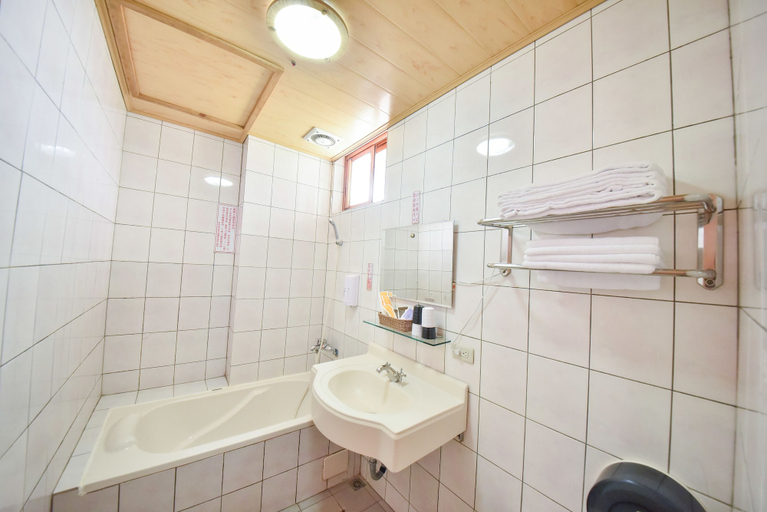 Bathroom 4, Beverly B&B, Nantou