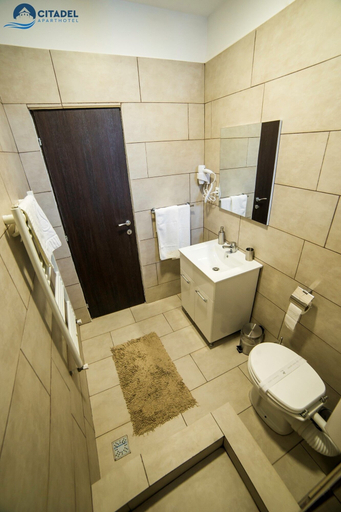 Bathroom 5, Citadel Aparthotel, Galati