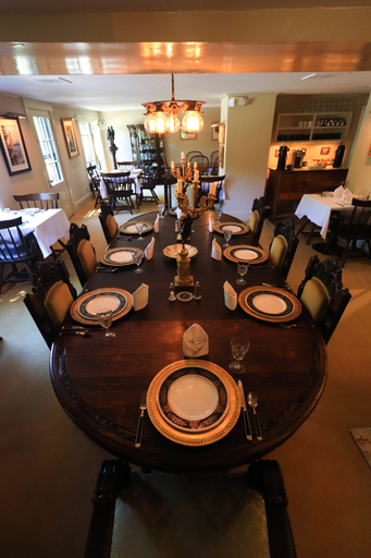 Food & Drinks 5, Follansbee Inn, Merrimack