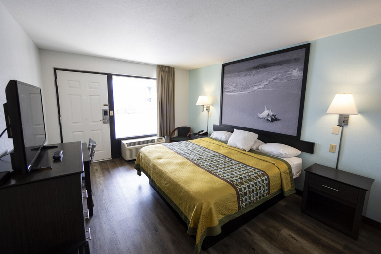 Bedroom 3, Ocean Breeze Inn, Saint Johns