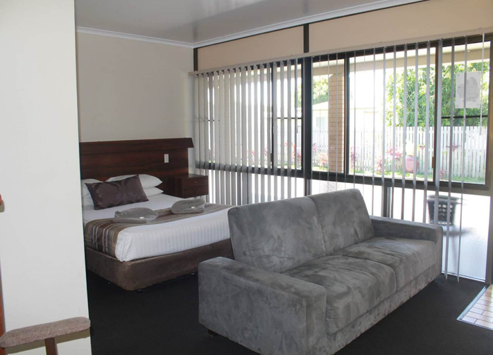 Bedroom 2, Sarina Motor Inn, Sarina
