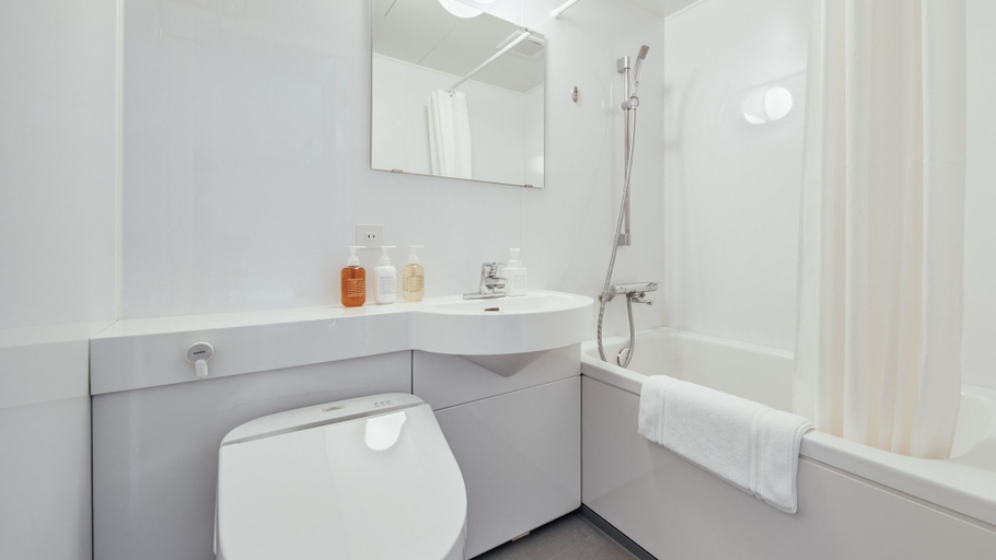 Bathroom 5, Hotel Graphy Nezu, Taitō