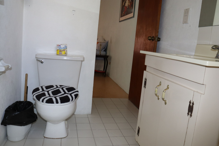 Bathroom 4, Ocean View Apartments