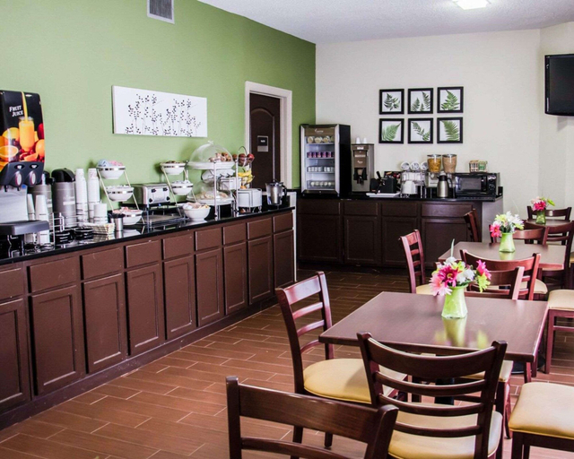 Food & Drinks 5, Sleep Inn Concord - Kannapolis, Cabarrus