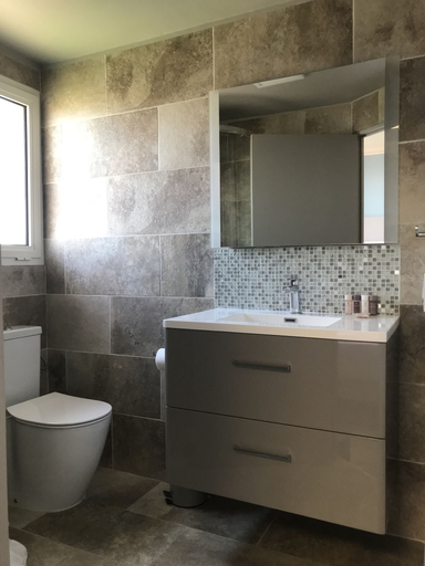 Bathroom 5, Hotel Restaurant La Calanque, Alpes-Maritimes