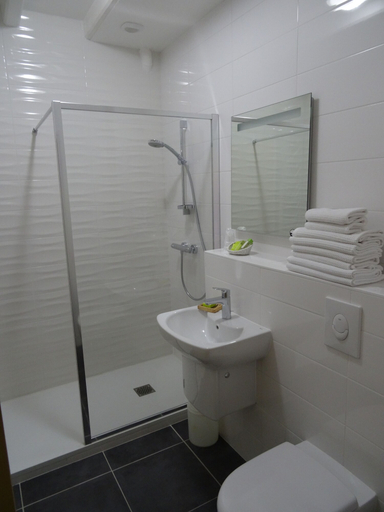 Bathroom 4, Hôtel au Marais, Deux-Sèvres