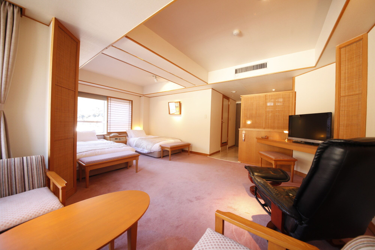 Bedroom 3, Shimobe Hotel, Minobu