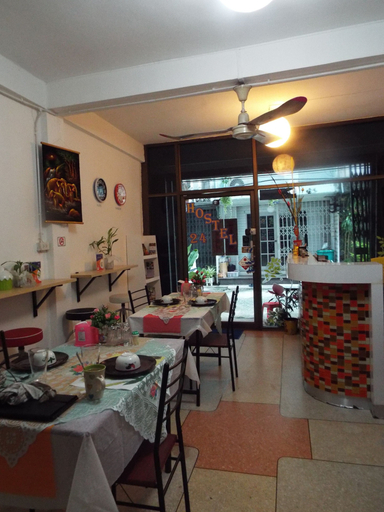 Food & Drinks 2, Hostel 24, Phra Khanong