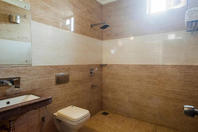 Bathroom 5, Hotel Shubham Majesty, Mathura