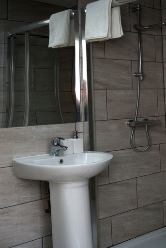 Bathroom, Guest House London, London
