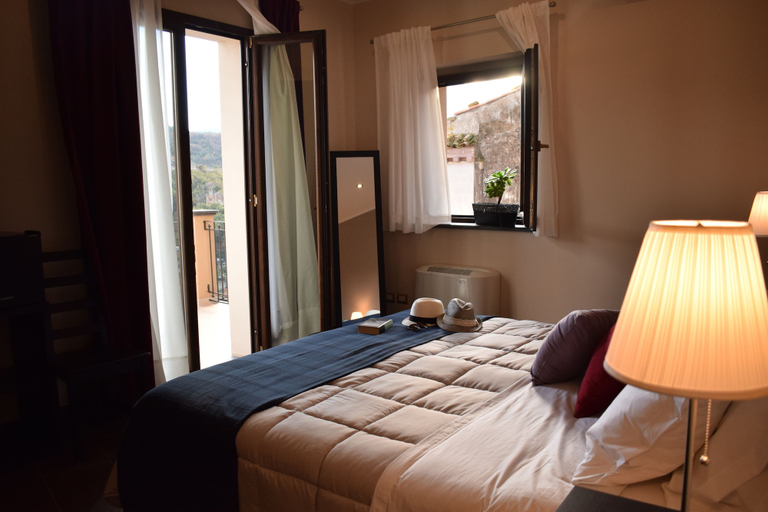 Bedroom 4, Cento Tarì Guest House, Catania