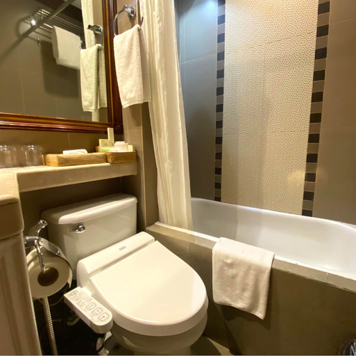 Bathroom 5, Herald Suites, Makati City