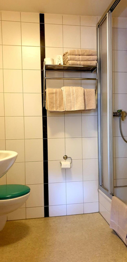 Bathroom 3, Inntalhof Pension, Rosenheim
