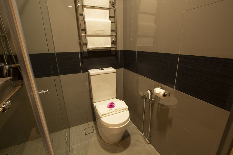 Bathroom 3, AZ Hotel & Serviced Apartments, Labuan