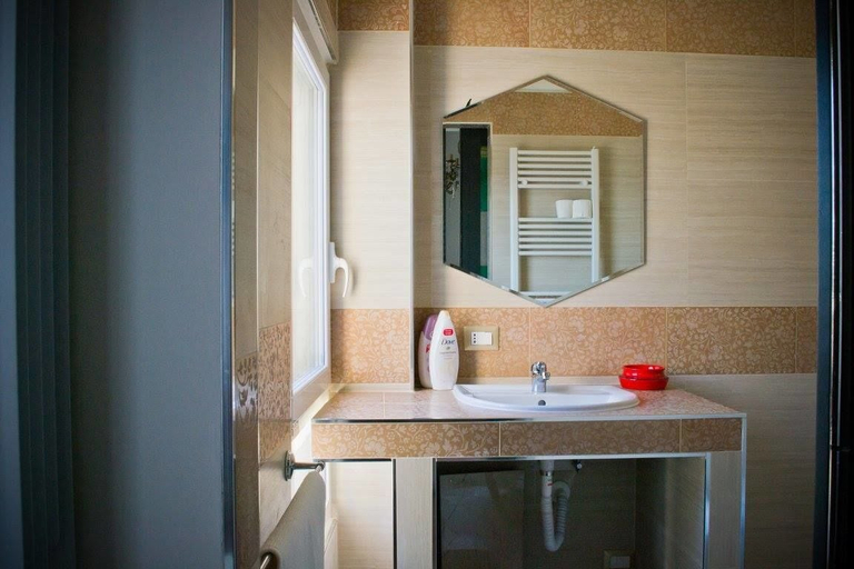 Bathroom 5, Affittacamere San Nicola d'amare, Bari