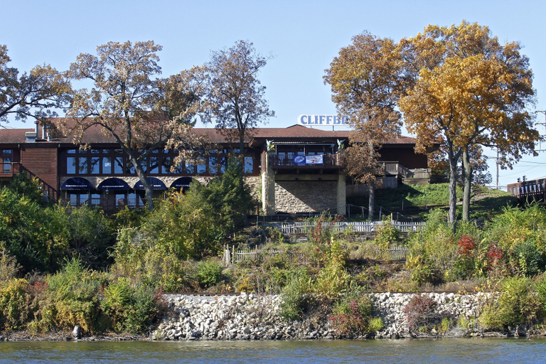 Exterior & Views 2, Riverview Inn & Suites, an Ascend Collection Hotel, Winnebago