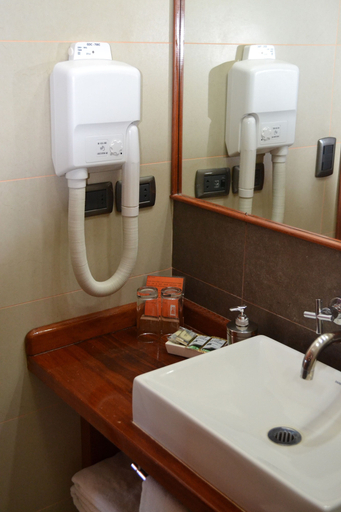 Bathroom 3, Puerto Chico Hotel, Llanquihue