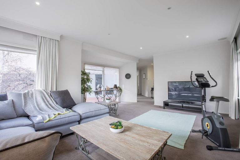 Others 5, Lots Love Life Garden View Amazing Five Bedrooms, Melbourne