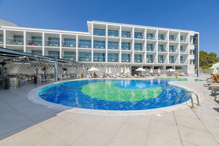 Exterior & Views 2, River Rock Hotel