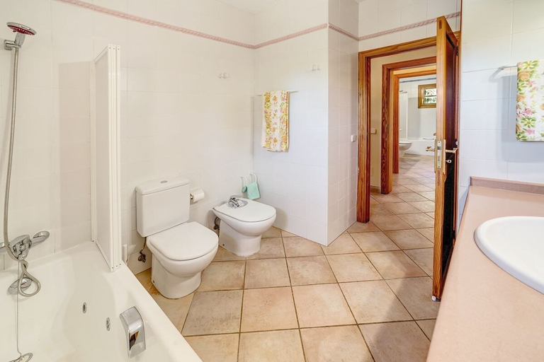 Bathroom 3, Villa Es Caseto, Baleares