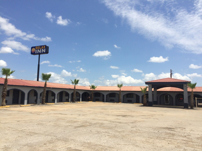 Exterior & Views 2, Relax Inn, Frio