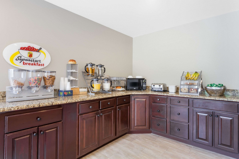 Food & Drinks, Super 8 by Wyndham Owensboro, Daviess
