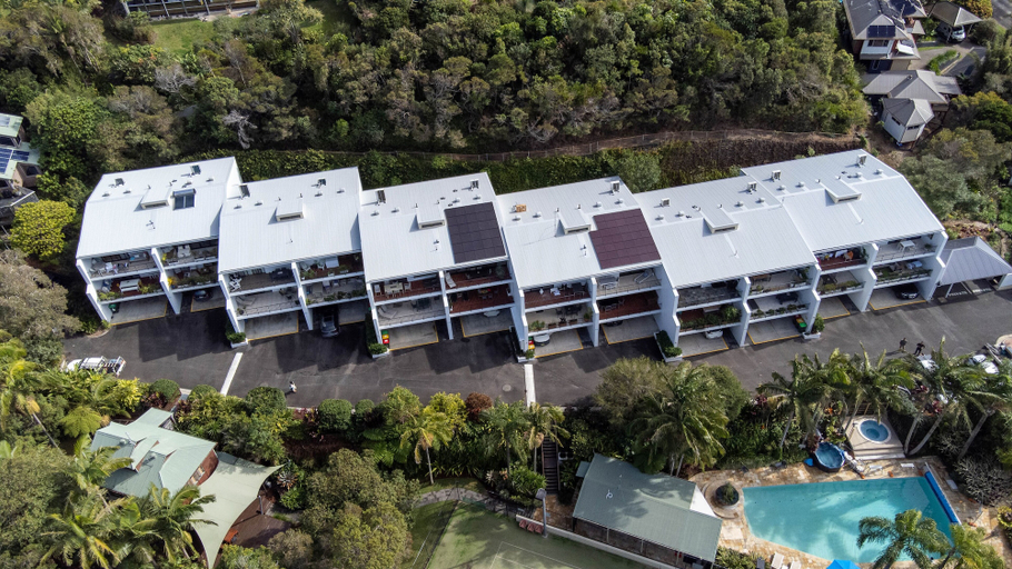 Exterior & Views 2, The Oasis Apartments and Treetop Houses, Byron