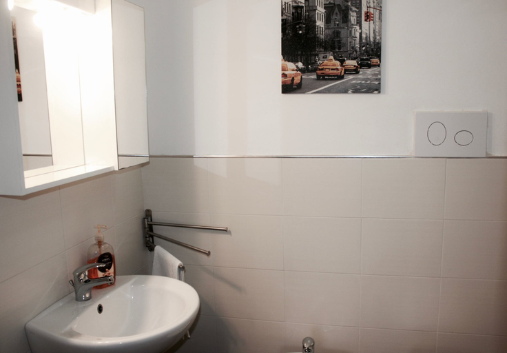 Bathroom 3, La Casetta, Palermo