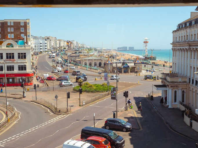 Others 5, a&o Brighton Beach, Brighton and Hove