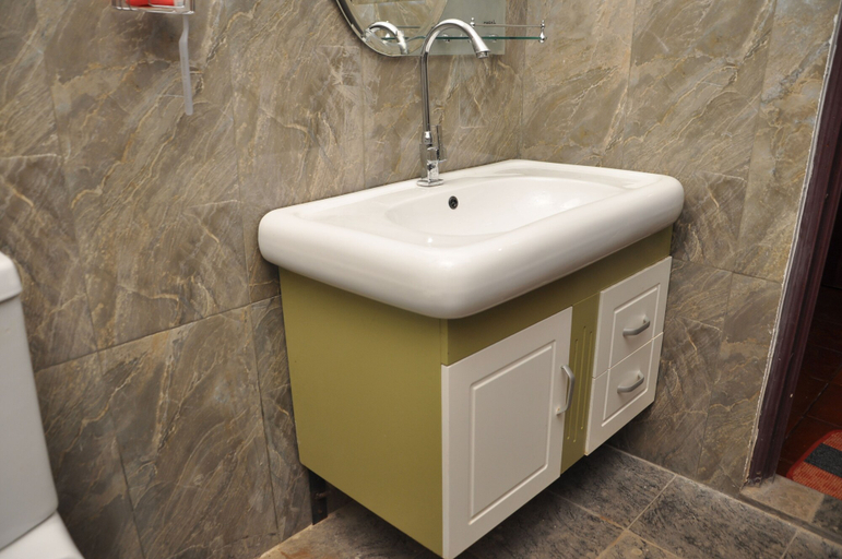 Bathroom, Linwood Bungalow, K.F.G. & G. Korale