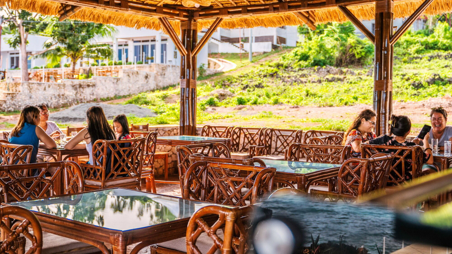 Food & Drinks 5, The Gabayan Riviera, Lazi