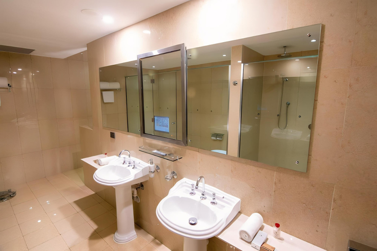 Bathroom 5, Airways Hotel, National Capital District