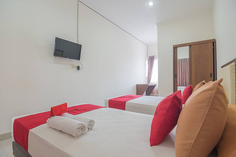 Bedroom 4, RedDoorz Syariah @ Sarongge Cianjur, Cianjur
