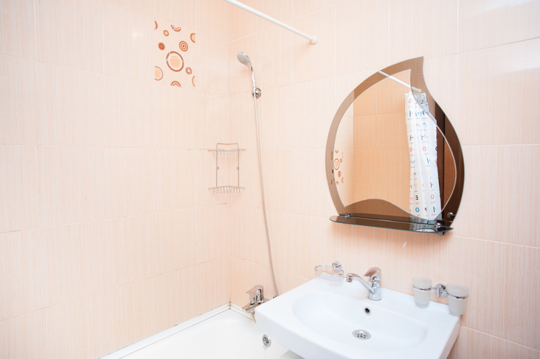Bathroom 2, Moskva4you Serpuhovskaya, Central