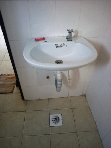 Bathroom 3, Hungry & T Hippo, Naivasha