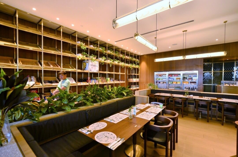 Food & Drinks, EST Link to LRT KL Sentral Bangsar, Kuala Lumpur
