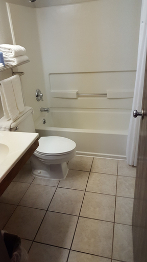 Bathroom 4, Super 8 by Wyndham Waynesboro, Waynesboro
