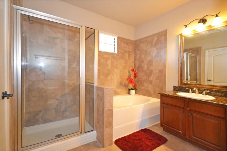 Bathroom 5, Palm View Place 322615, Polk