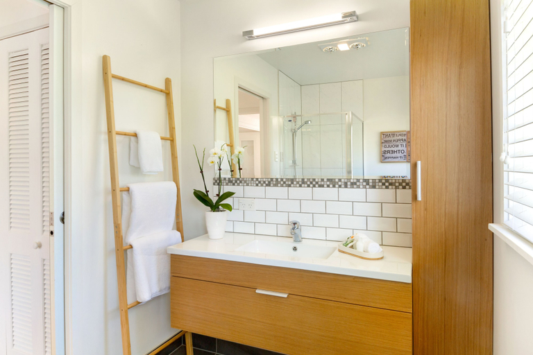 Bathroom 4, Eight on Church Waiheke Accommodation, Auckland