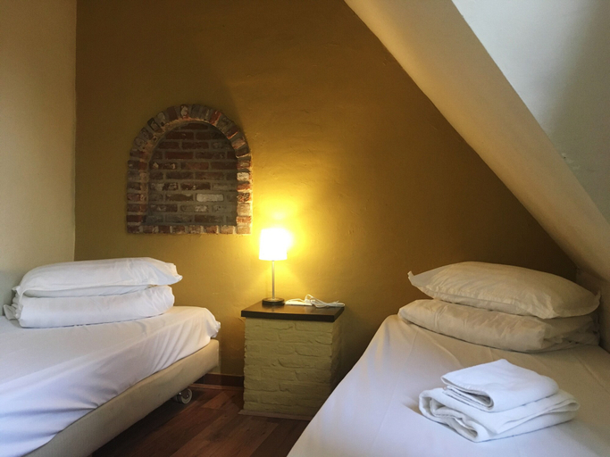Bedroom 3, Hotel Leopold, West-Vlaanderen