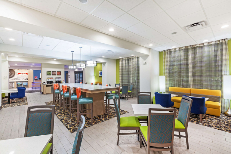 Food & Drinks 5, Hampton Inn Ozona, Ozona