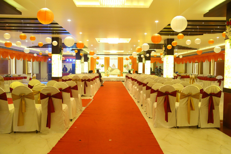 Food & Drinks 5, The Golden Apple, Lucknow