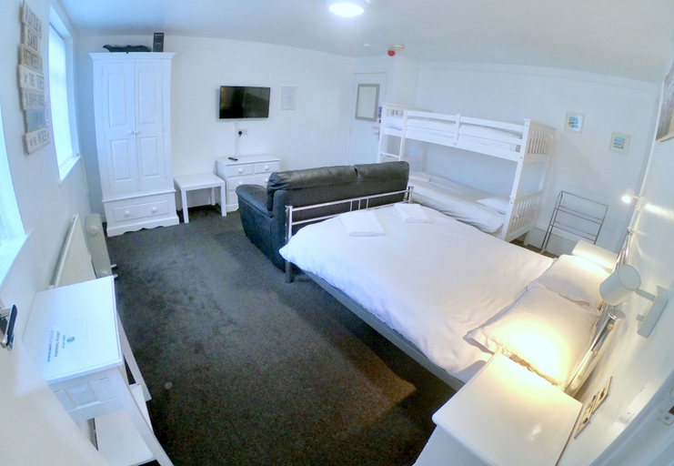 Bedroom 3, Empress Select Holiday Flats, Blackpool