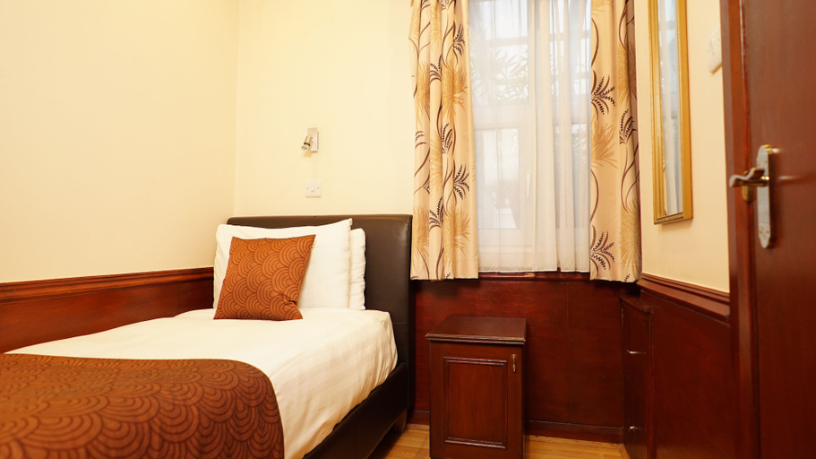 Bedroom 3, La Gaffe, London
