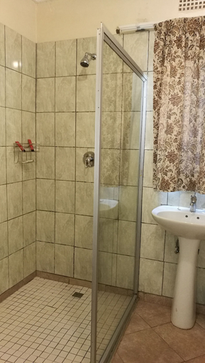 Bathroom 4, LePatino Bed & Breakfast, Livingstone