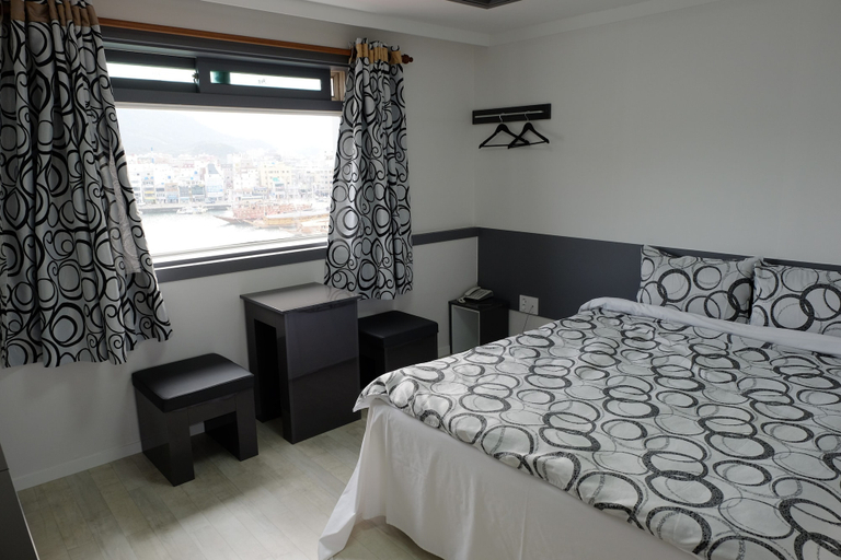 Bedroom 3, Hotel Napoli, Tongyeong