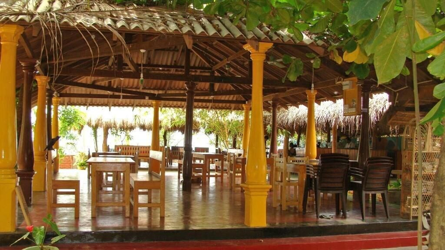 Food & Drinks 5, Rupa's Hotel Arugambay, Pothuvil
