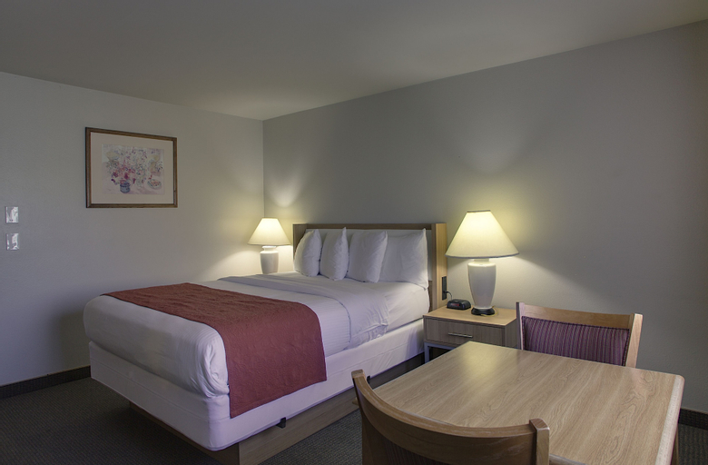 Bedroom 4, Aladdin Inn & Suites, Multnomah