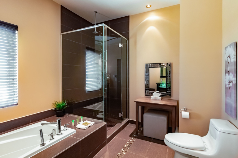Bathroom 4, Imperia Hotel & Suites Terrebonne, Les Moulins