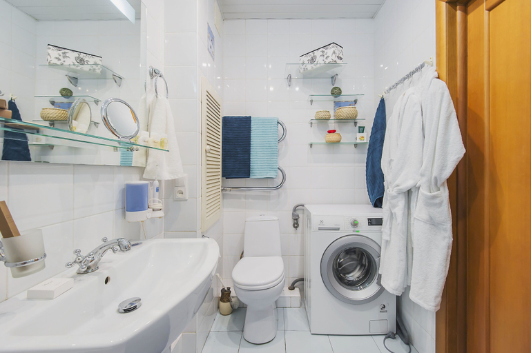 Bathroom 4, GM Apartment Ukrainskiy Bulvar 6, Central